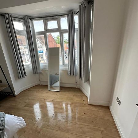 Central & Cozy 3Br Apt - High Chair - Free Parking Лондон Екстер'єр фото
