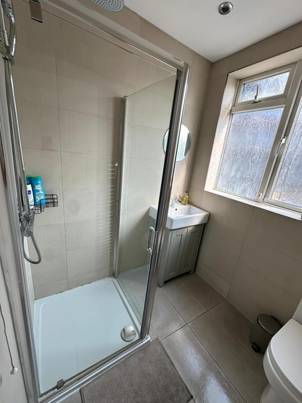 Central & Cozy 3Br Apt - High Chair - Free Parking Лондон Екстер'єр фото
