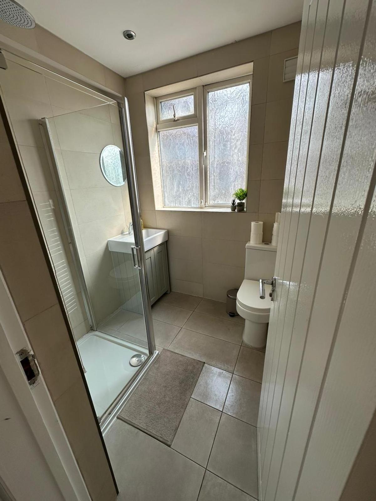 Central & Cozy 3Br Apt - High Chair - Free Parking Лондон Екстер'єр фото